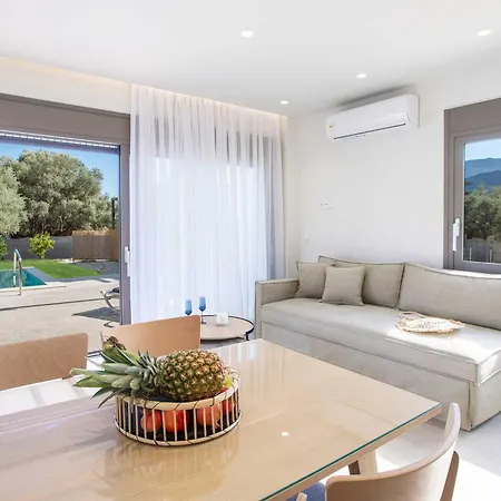 Averto Irene Villa *